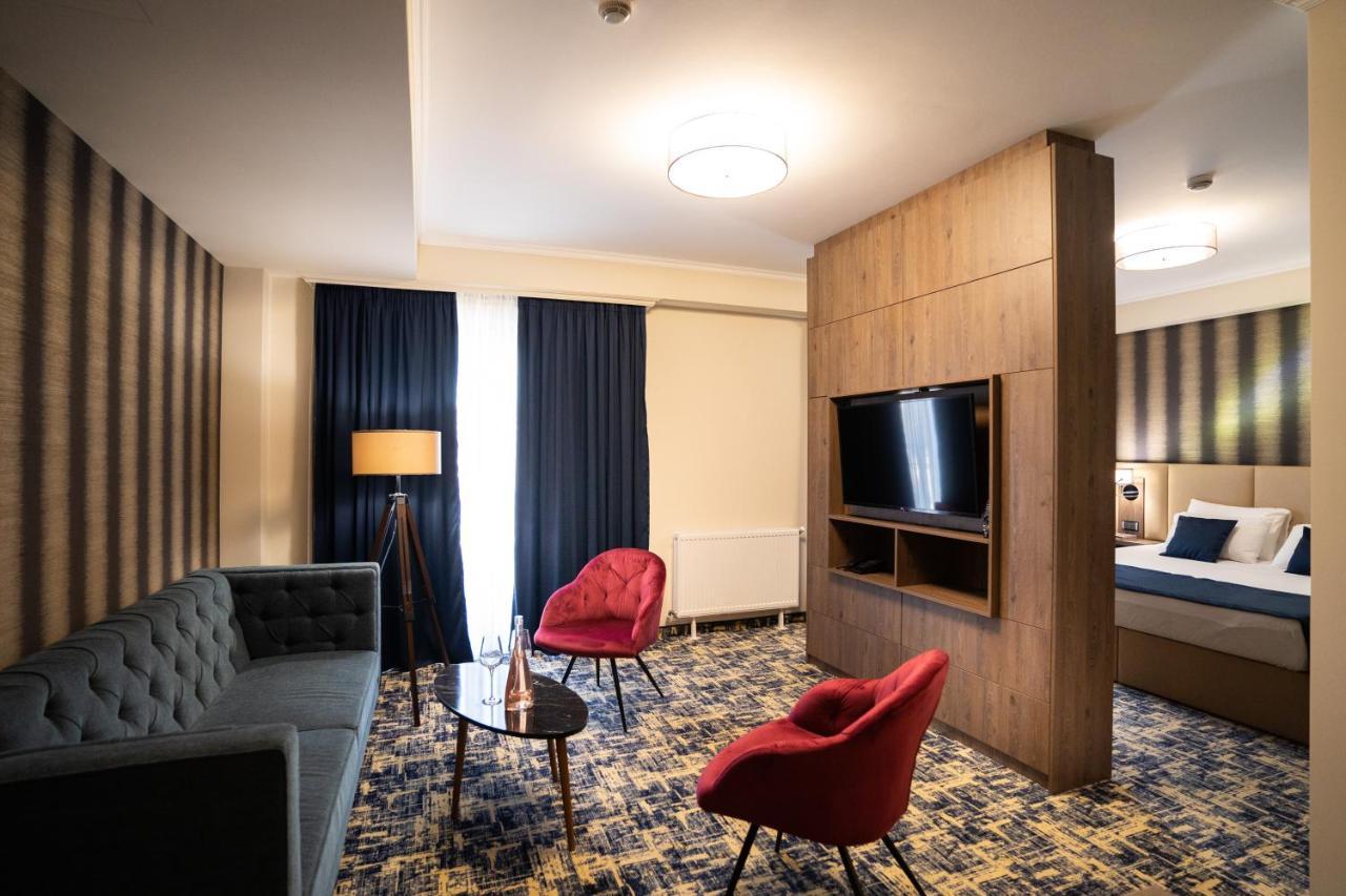 Imperio Hotel Cernavoda Buitenkant foto