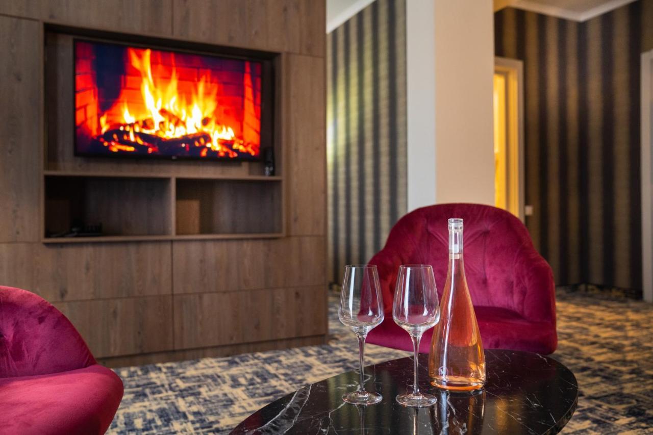 Imperio Hotel Cernavoda Buitenkant foto