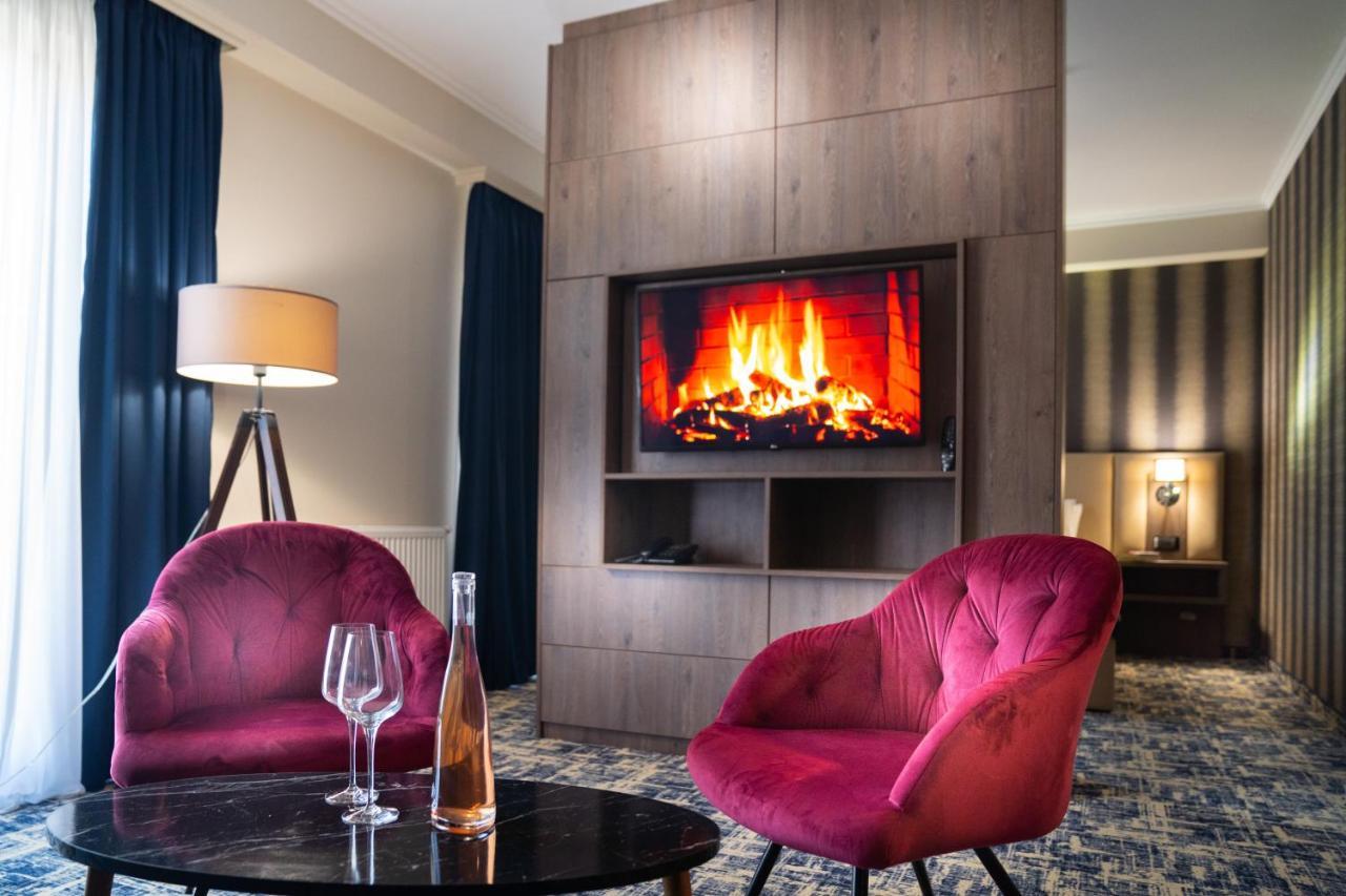 Imperio Hotel Cernavoda Buitenkant foto
