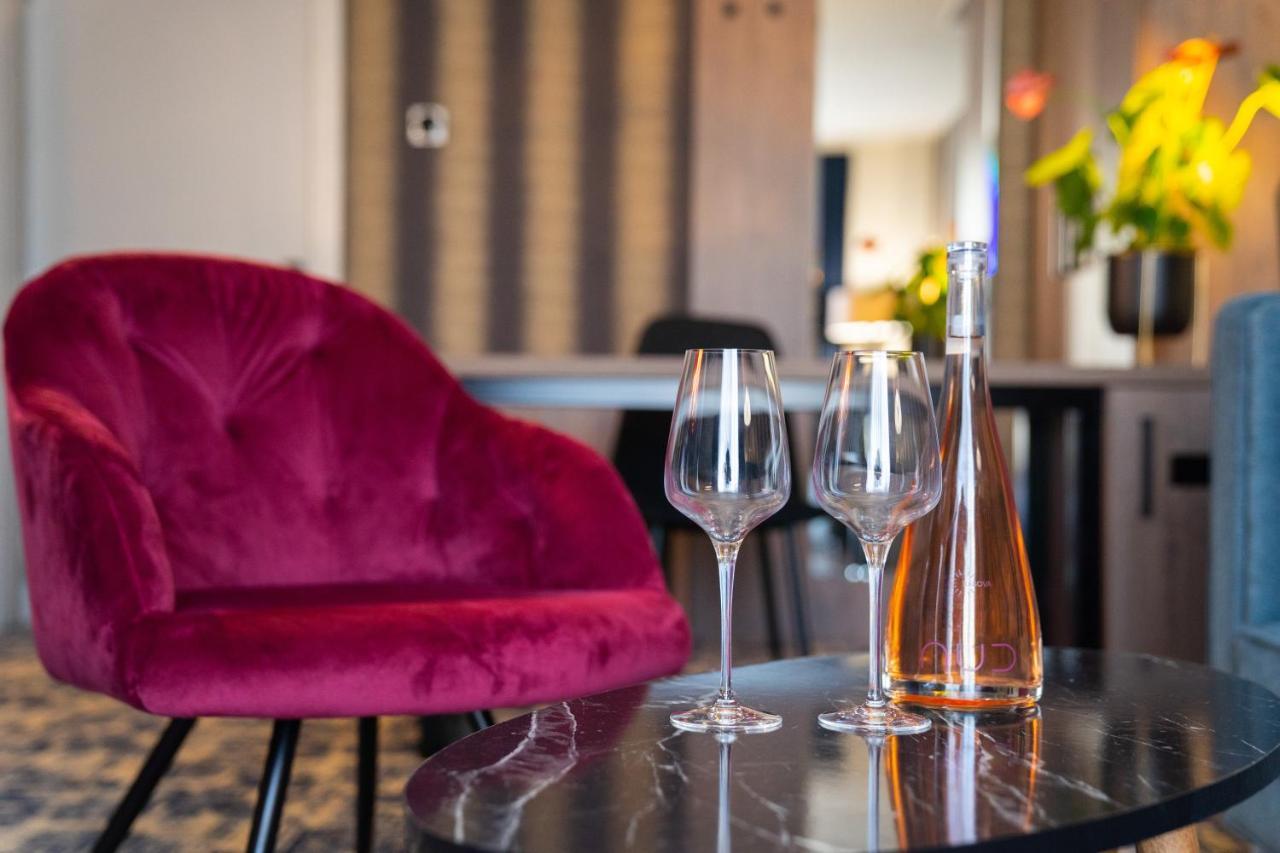 Imperio Hotel Cernavoda Buitenkant foto