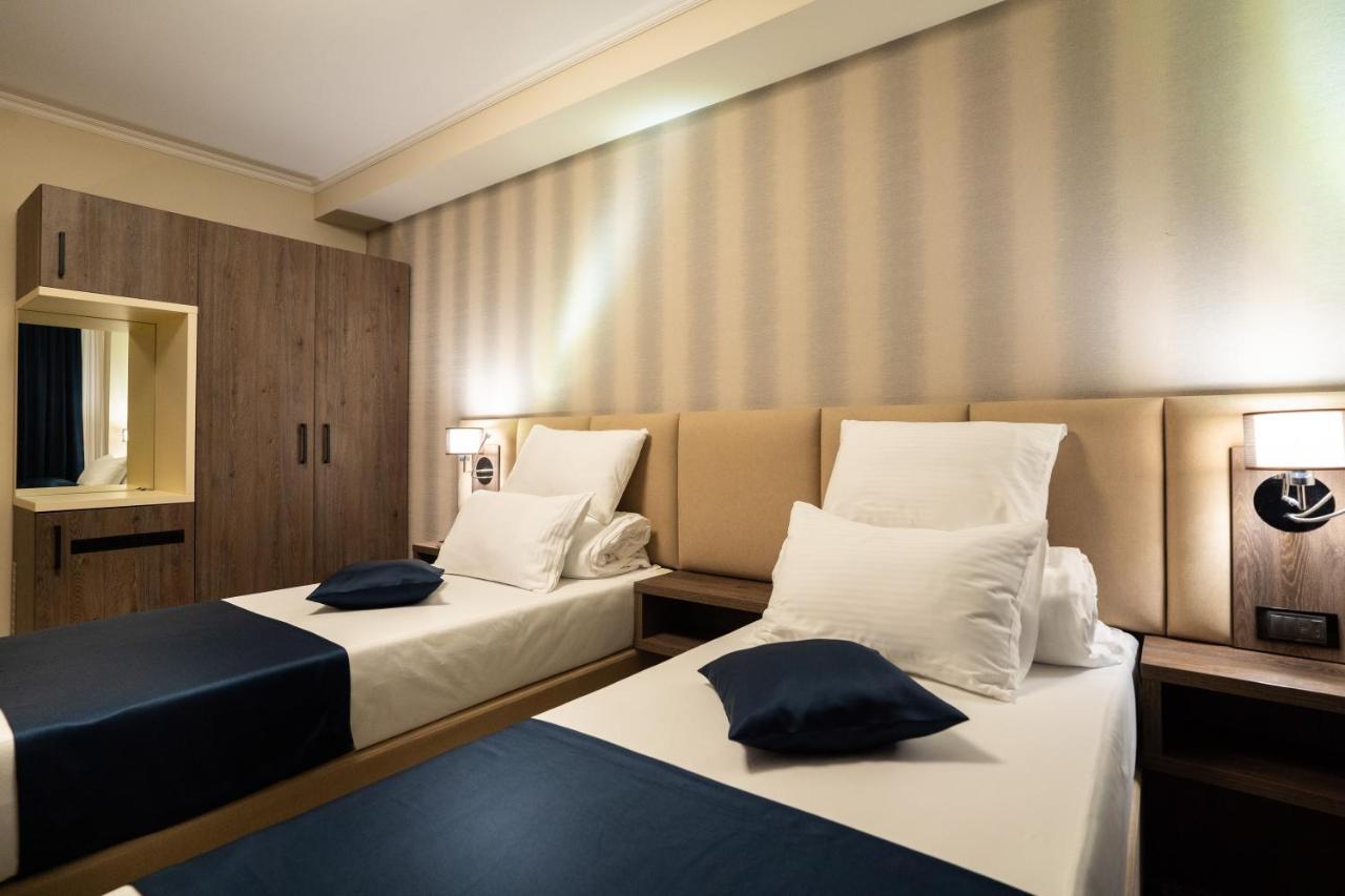 Imperio Hotel Cernavoda Buitenkant foto