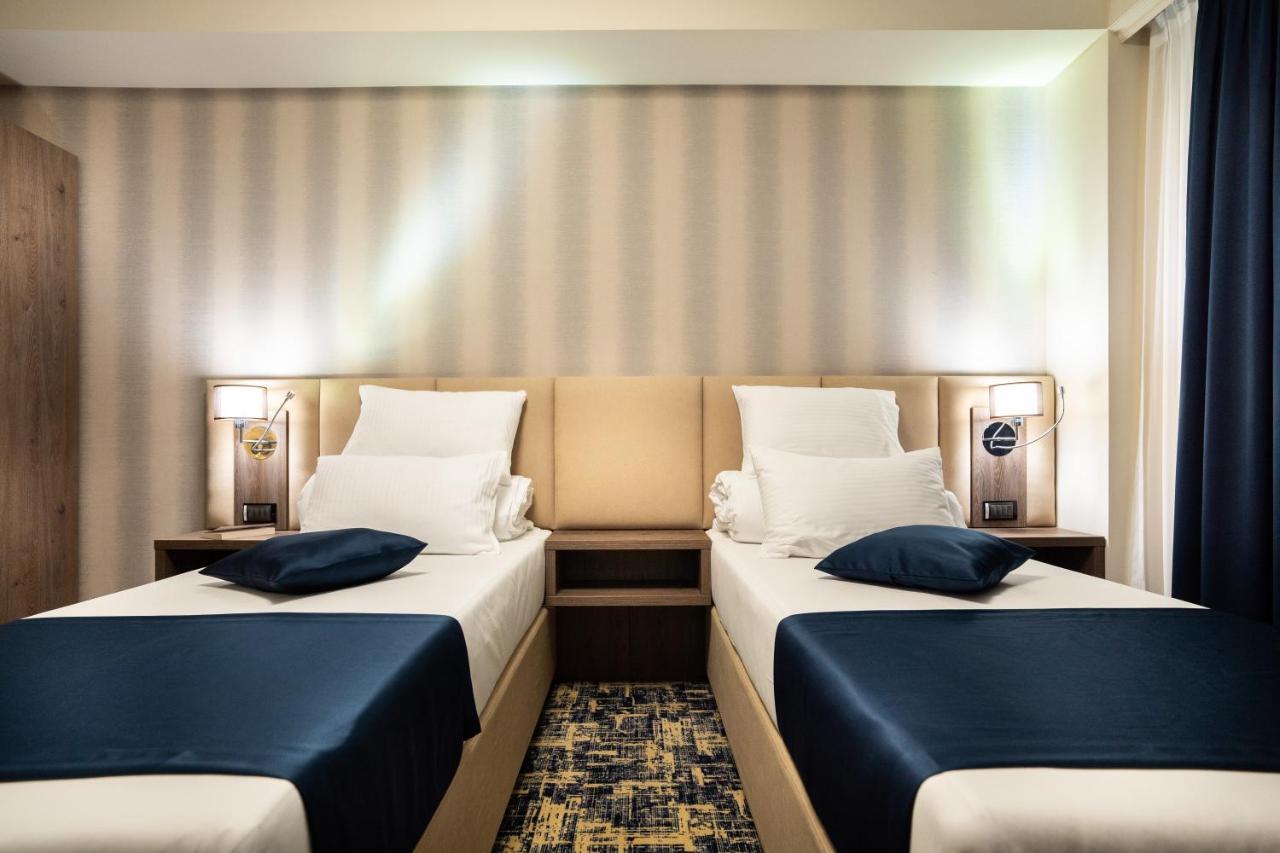Imperio Hotel Cernavoda Buitenkant foto